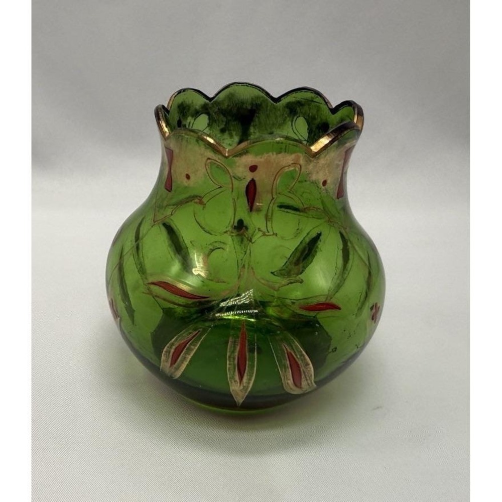 Vintage Green Glass Scalloped Bud Vase Gold Red Hand Painted Floral 4.25 Inch‎